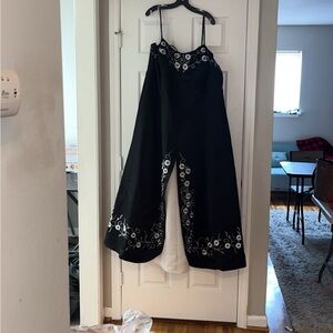 Elegant Black Embroidered Evening Gown